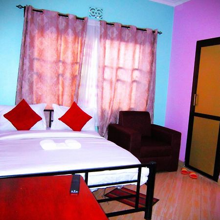 Safari Park House Bed & Breakfast Аруша Екстериор снимка