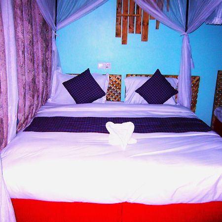 Safari Park House Bed & Breakfast Аруша Екстериор снимка
