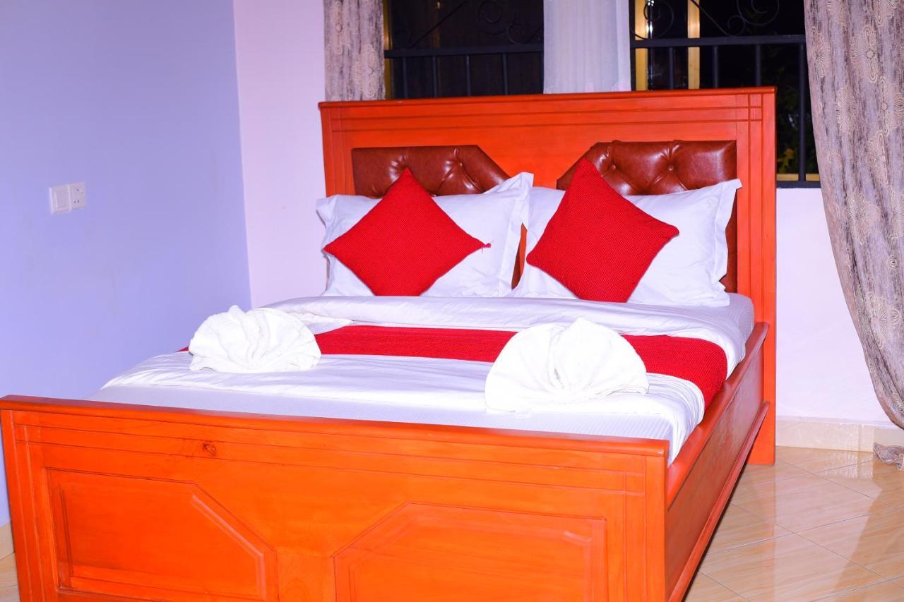 Safari Park House Bed & Breakfast Аруша Екстериор снимка