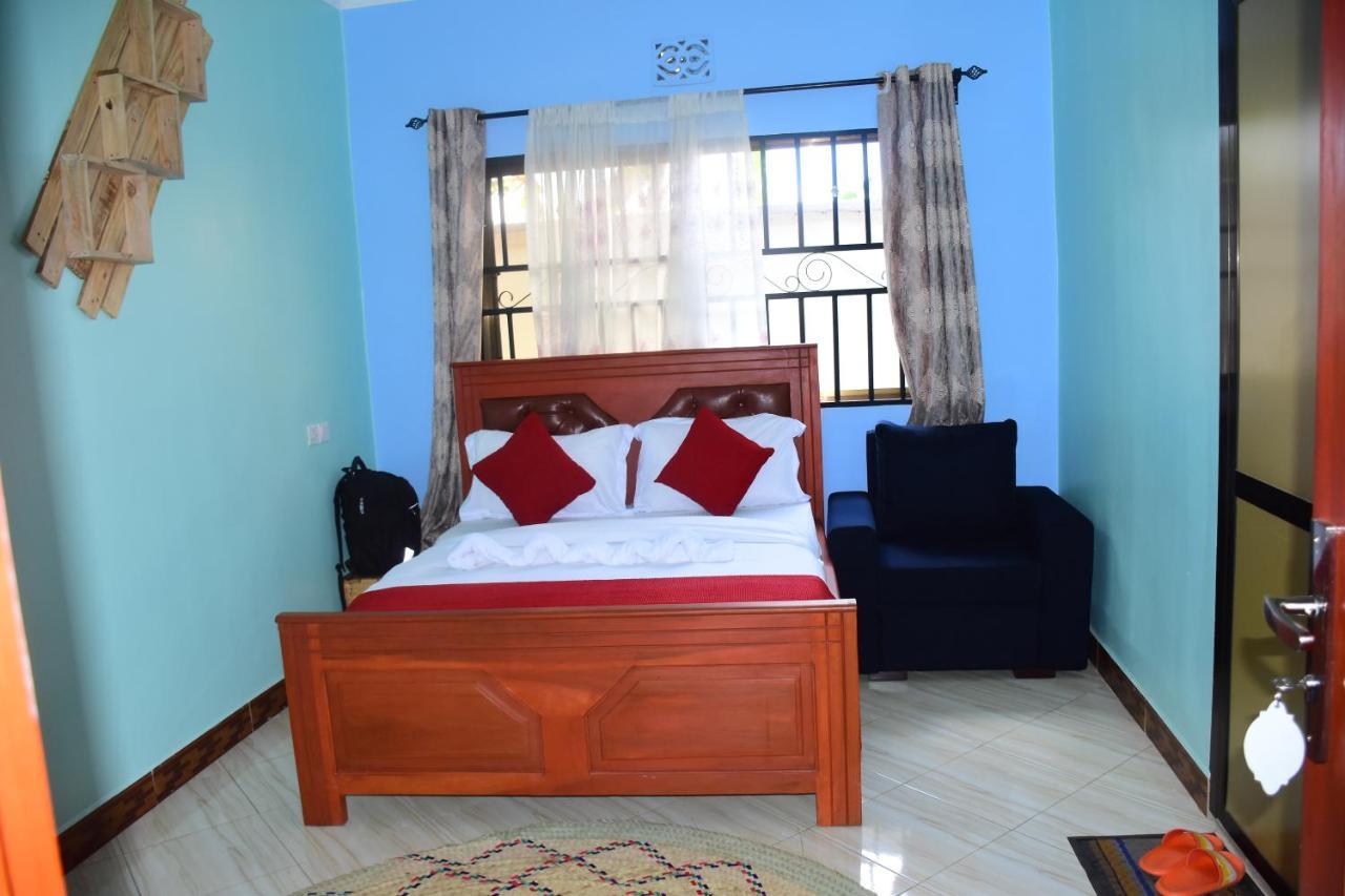 Safari Park House Bed & Breakfast Аруша Екстериор снимка