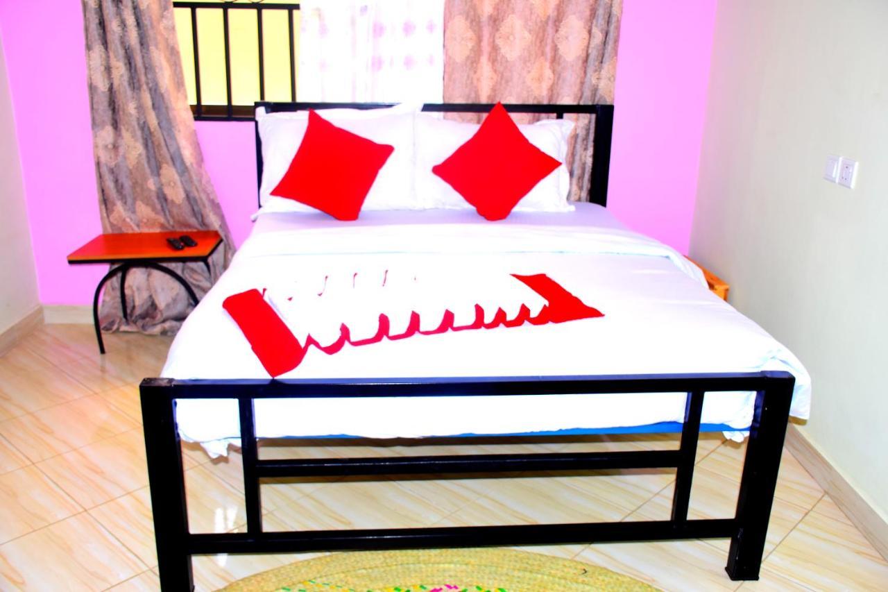 Safari Park House Bed & Breakfast Аруша Екстериор снимка