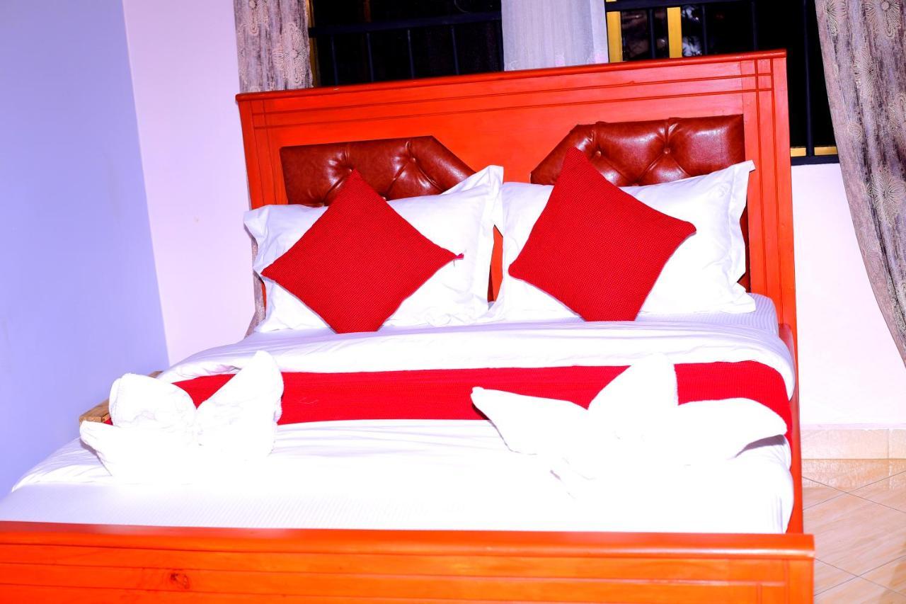 Safari Park House Bed & Breakfast Аруша Екстериор снимка
