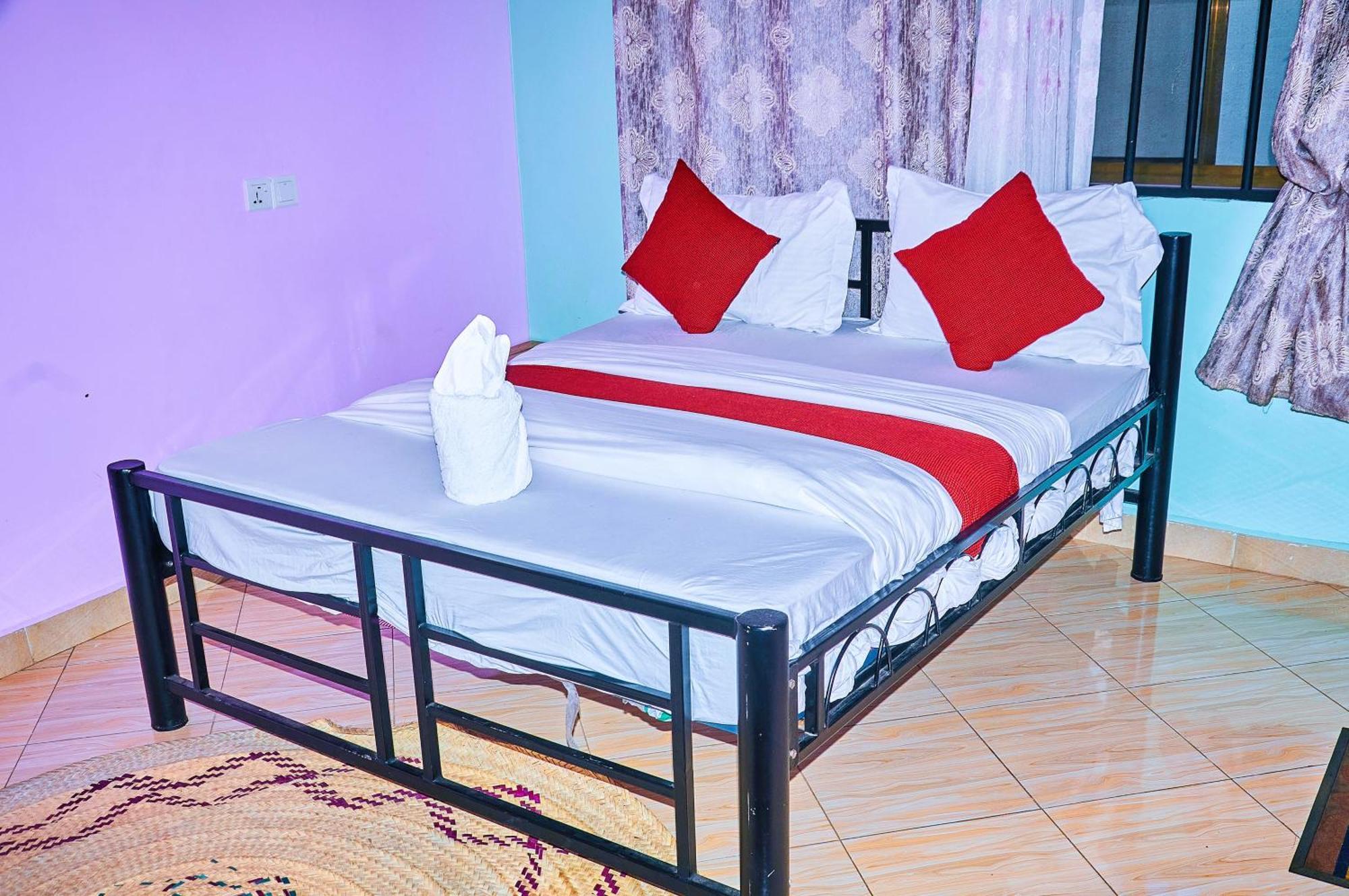 Safari Park House Bed & Breakfast Аруша Екстериор снимка