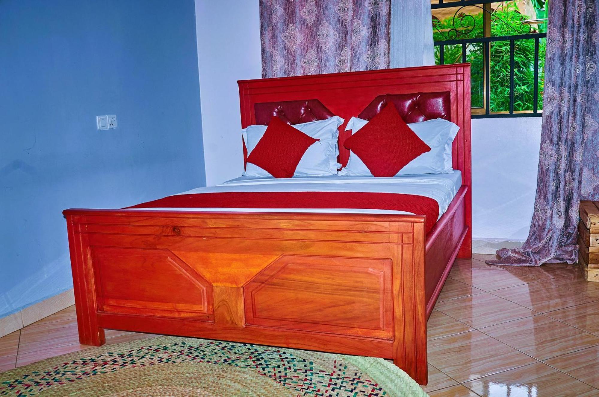 Safari Park House Bed & Breakfast Аруша Екстериор снимка