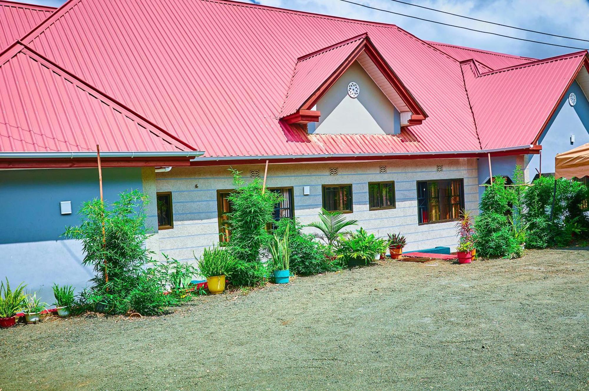 Safari Park House Bed & Breakfast Аруша Екстериор снимка