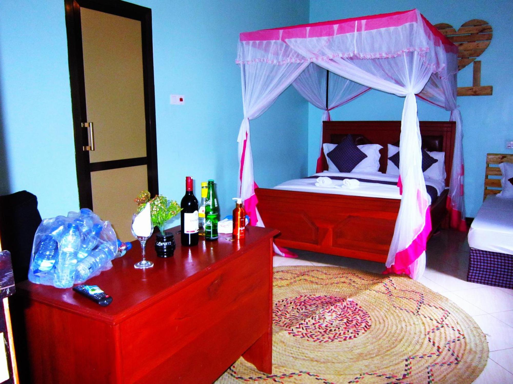 Safari Park House Bed & Breakfast Аруша Екстериор снимка