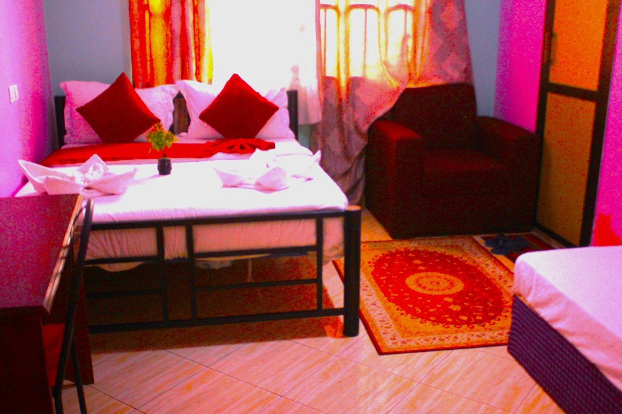 Safari Park House Bed & Breakfast Аруша Екстериор снимка
